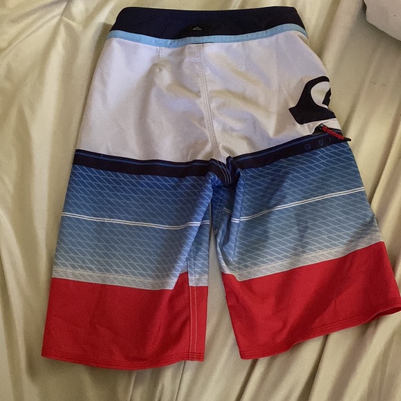 Boys quicksilver Boardshorts size 22 - Picture 2 of 3
